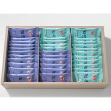 カルビー　かっぱえびせん匠海２種アソート　３３枚