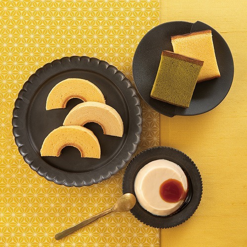 烏鶏庵 烏骨鶏バームクーヘン・プリン詰合せ 烏骨鶏かすていら（2号）＆バーム クーヘン＆プリン5個 詰合せ | 烏鶏庵