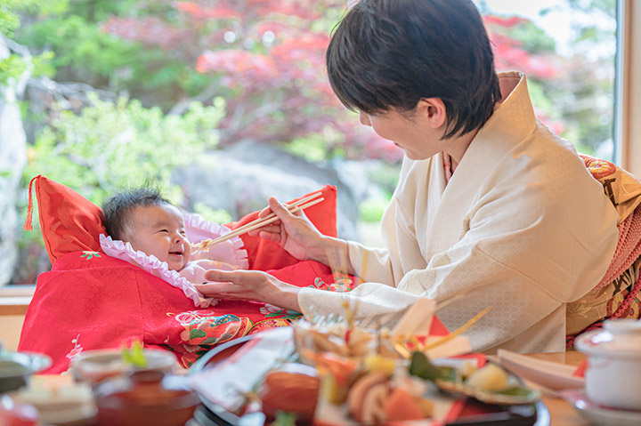 お食い初めのやり方と食べる順番を解説！関東・関西や男の子・女の子で