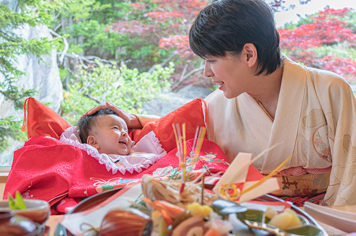 お宮参りとお食い初めは同時でも良い？お祝い金や服装など気になる点を