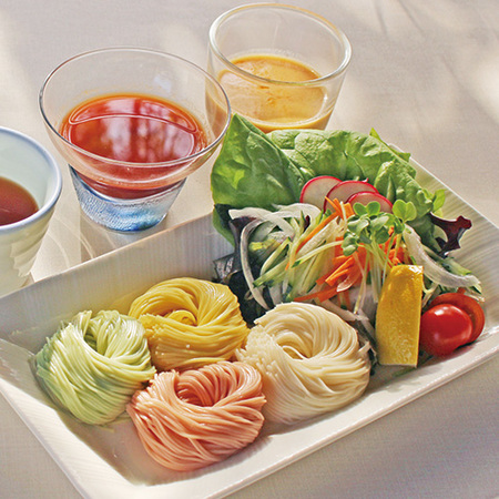 #夏グルメ 夏野菜の彩り三輪素麺と3種のつゆ